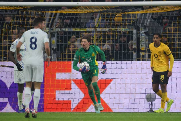 Dortmund, Deutschland 28. Januar 2026: Champions League - 2025 2026 - Borussia Dortmund vs. Inter Mailand Im Bild: Torhüter Gregor Kobel (BVB), mittig im Bild Signal Iduna Park Nordrhein Westfalen Copyright: xFotostandx xFantinix