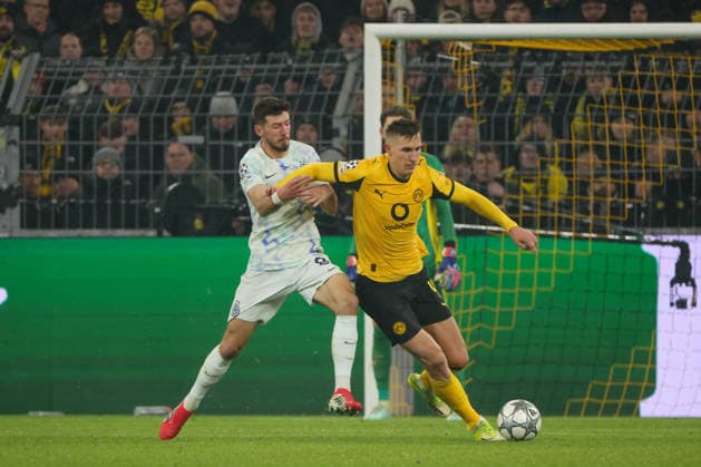 Dortmund, Deutschland 28. Januar 2026: Champions League - 2025 2026 - Borussia Dortmund vs. Inter Mailand Im Bild: v.li. im Zweikampf Petar Sucic (Inter) und Nico Schlotterbeck (BVB) Signal Iduna Park Nordrhein Westfalen Copyright: xFotostandx xFantinix