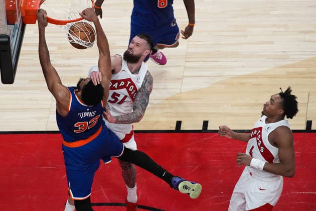 New York Knicks vs Toronto Raptors TORONTO, CANADA - JANUARY 28 : Karl-Anthony Towns (32) of New York Knicks dunks the ball during the NBA, Basketball Herren, USA basketball game between New York Knicks and Toronto Raptors at the Scotiabank Arena on January 28, 2026 in Toronto, Ontario, Canada. Mert Alper Dervis Anadolu Ontario Canada. Editorial use only. Please get in touch for any other usage.  Copyright: x2026xAnadoluxMertxAlperxDervisx
