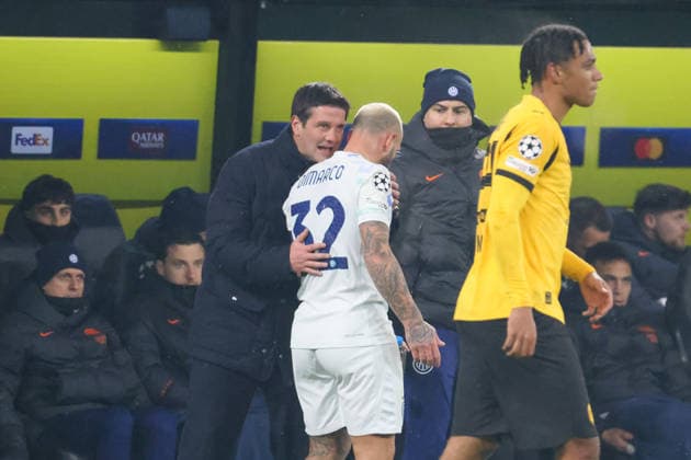 Dortmund, Deutschland 28. Januar 2026: Champions League - 2025 2026 - Borussia Dortmund vs. Inter Mailand Im Bild: v.li. Trainer Cristian Chivu (Inter) und Federico Dimarco (Inter) Signal Iduna Park Nordrhein Westfalen Copyright: xFotostandx xFantinix