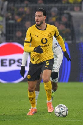 Dortmund, Deutschland 28. Januar 2026: Champions League - 2025 2026 - Borussia Dortmund vs. Inter Mailand Im Bild: Ramy Bensebaini (BVB) Signal Iduna Park Nordrhein Westfalen Copyright: xFotostandx xFantinix
