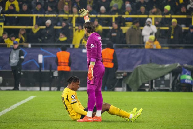 Dortmund, Deutschland 28. Januar 2026: Champions League - 2025 2026 - Borussia Dortmund vs. Inter Mailand Im Bild: v.li. Filippo Mane (BVB) neben Torhüter Yann Sommer (Inter) verletzt auf dem Spielfeld Signal Iduna Park Nordrhein Westfalen Copyright: xFotostandx xFantinix