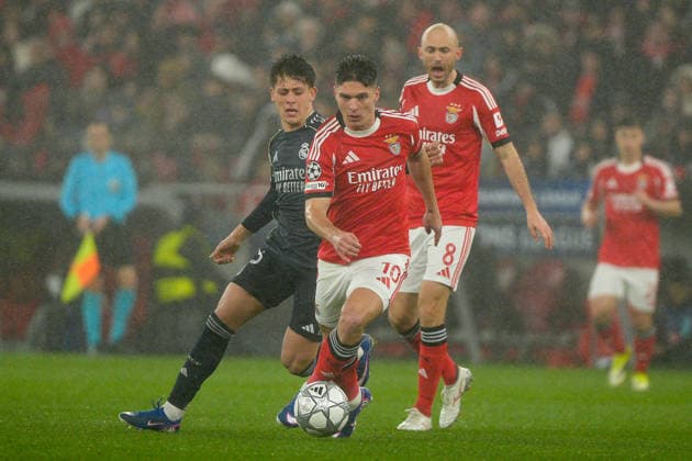 UEFA Champions League SL Benfica Vs Real Madrid CF in Lisbon, Portugal - 28 Jan 2026 Arda Gueler of Real Madrid CF (L), Georgiy Sudakov (C) and Fredrik Aursnes of SL Benfica seen in action during UEFA Champions League 2025 26 League phase Matchday 8 between SL Benfica and Real Madrid CF at Estadio da Luz. Final score SL Benfica 4 : 2 Real Madrid CF Lisbon Portugal Copyright: xBrunoxdexCarvalhox xSOPAxImagesx brunodecarvalho_benficarealmadrid-2881