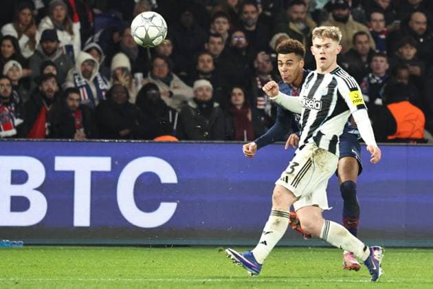 CHAMPION S LEAGUE PSG NEWCASTLE PHOTOPQR LE PARISIEN LP Fred Dugit ; Paris ; 28 01 2026 ; Sports Parc des Princes, Paris (XVIe), le 28 01 2026 Ligue des Champions Psg-Newcastle Désiré Doué (14) et Lewis Hall (3) LP Fred Dugit