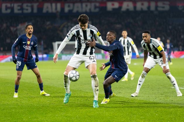 Paris Saint-Germain v Newcastle United FC - UEFA Champions League 2025 26 League Phase MD8 Lewis Miley of Newcastle United participates in the UEFA Champions League - League phase, Matchday 8, football match between Paris Saint-Germain (PSG) and Newcastle United FC at the Parc des Princes stadium. Paris France  Copyright: xIbrahimxEzzatx originalFilename:ezzat-notitle260128_npsPv.jpg