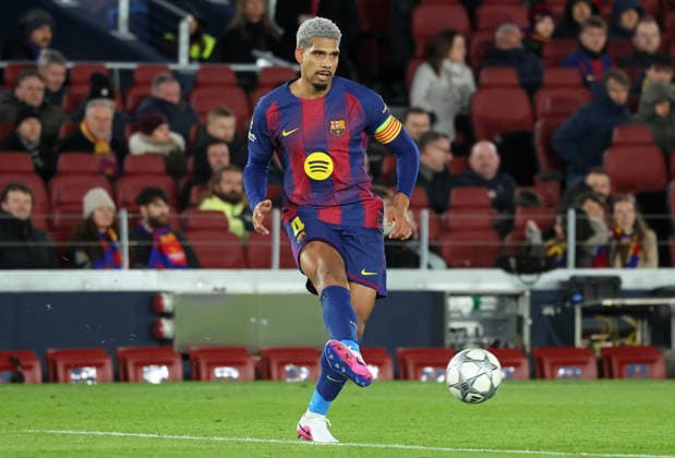 FC Barcelona, Barca v F.C. Copenhagen - UEFA Champions League 2025 26 League Phase MD8 Ronald Araujo plays during the match between FC Barcelona and FC Copenhagen, corresponding to matchday 8 of the league phase of the UEFA Champions League, at the Spotify Camp Nou, in Barcelona, Spain, on January 28, 2026. Barcelona Barcelona Spain  Copyright: xUrbanandsportx originalFilename:urbanandsport-fcbarcel260128_npT5q.jpg