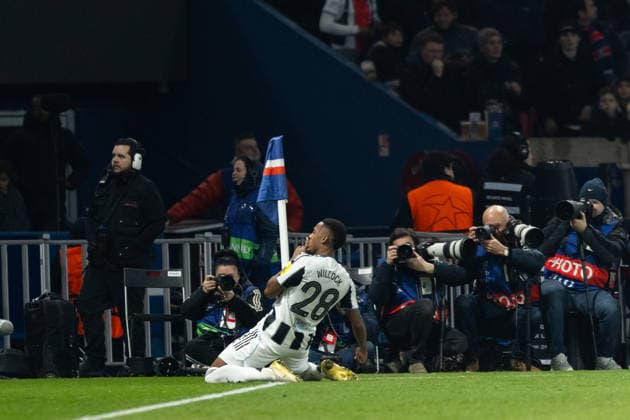 Paris Saint-Germain v Newcastle United FC - UEFA Champions League 2025 26 League Phase MD8 Joe Willock of Newcastle United celebrates after scoring a goal during the UEFA Champions League - League phase, Matchday 8 football match between Paris Saint-Germain (PSG) and Newcastle United FC at the Parc des Princes stadium. Paris France  Copyright: xIbrahimxEzzatx originalFilename:ezzat-notitle260128_npchu.jpg