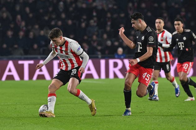 28.01.2026, xjrdrx, Fussball UEFA Champions League, PSV Eindhoven - FC Bayern Muenchen v.l. Esmir Bajraktarevic (PSV Eindhoven) Aleksandar Pavlovic (FC Bayern Muenchen) Zweikampf, Aktion, action, battle for the ball (DFL DFB REGULATIONS PROHIBIT ANY USE OF PHOTOGRAPHS as IMAGE SEQUENCES and or QUASI-VIDEO) Eindhoven