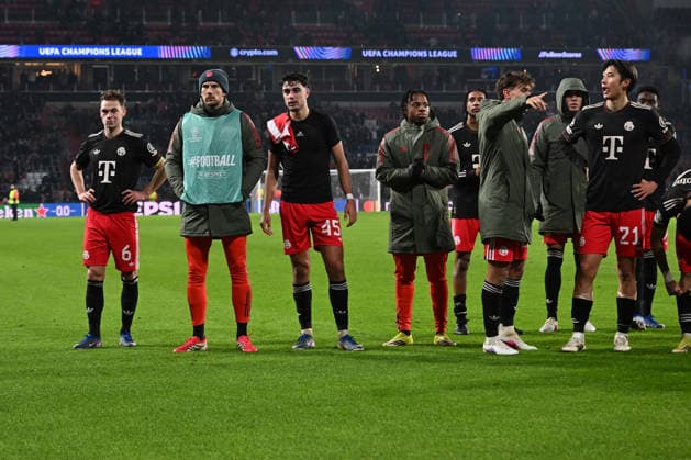 28.01.2026, xjrdrx, Fussball UEFA Champions League, PSV Eindhoven - FC Bayern Muenchen v.l. Jubel, Freude über den Sieg (DFL DFB REGULATIONS PROHIBIT ANY USE OF PHOTOGRAPHS as IMAGE SEQUENCES and or QUASI-VIDEO) Eindhoven
