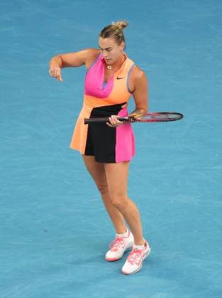 Aryna Sabalenka checks her hand during her Semi-final match Australian Open tennis tournament, Day Twelve, Melbourne Park, Australia - 29 Jan 2026Melbourne Melbourne Park Victoria (VIC) Australia  Copyright: xRachelxBach Shutterstockx 16455614b