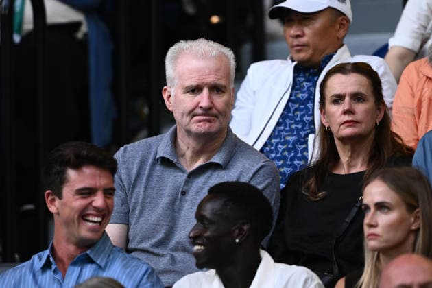 TENNIS AUSTRALIAN OPEN, Former basketballer Andrew Gaze watches Aryna Sabalenka of Russia and Elina Svitolina of Ukraine during the women™s semifinals against on day 12 of the 2026 Australian Open tennis tournament at Melbourne Park in Melbourne, Thursday, January 29, 2026. ( NO ARCHIVING MELBOURNE VICTORIA AUSTRALIA  Copyright: xJOELxCARRETTx 20260129149494772217
