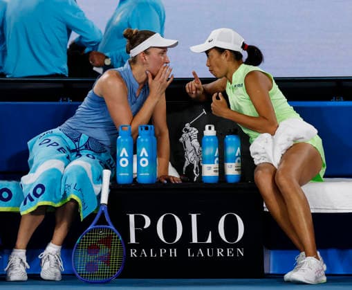 (260129) -- MELBOURNE, Jan. 29, 2026 -- Zhang Shuai (R) Elise Mertens communicate during the women s doubles semifinal match between Zhang Shuai (China) Elise Mertens (Belgium) and Shibahara Ena (Japan) Vera Zvonareva (Russia) at the Australian Open tennis tournament in Melbourne, Australia, Jan. 29, 2026. ) (SP)AUSTRALIA-MELBOURNE-TENNIS-AUSTRALIAN OPEN-WOMEN S DOUBLES-SEMIFINALS MaxPing 