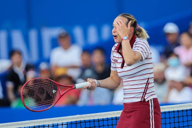 (260129) -- MANILA, Jan. 29, 2026 -- Donna Vekic reacts during the women s singles quarterfinal match between Donna Vekic of Croatia and Zhu Lin of China at the WTA, Tennis Damen Philippine Women s Open in Manila, the Philippines, Jan. 29, 2026. ) (SP)PHILIPPINES-MANILA-TENNIS-WTA PHILIPPINE WOMEN S OPEN-SINGLES ROUELLExUMALI 