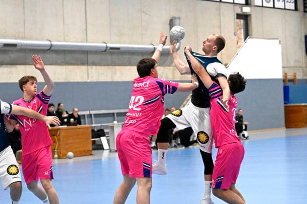 GER, 1.HBL, BHC06, Testspiel, BHC06 gegen TSV Bayer Dormagen 29.01.2026, Solingen ,BHC Leistungszentrum, GER, 1.Liqui Moly HBL, Testspiel BHC06 gegen TSV Bayer Dormagen 1.Liqui Moly HBL regulations prohibit any use of photographs as image sequences and or quasi-video im Bild Neuzugang Fynn Hangstein ( Bergischer HC 10 ).