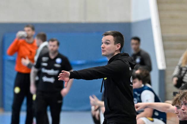 GER, 1.HBL, BHC06, Testspiel, BHC06 gegen TSV Bayer Dormagen 29.01.2026, Solingen ,BHC Leistungszentrum, GER, 1.Liqui Moly HBL, Testspiel BHC06 gegen TSV Bayer Dormagen 1.Liqui Moly HBL regulations prohibit any use of photographs as image sequences and or quasi-video im Bild Trainer Julian Brauer ( TSV Bayer Dormagen).