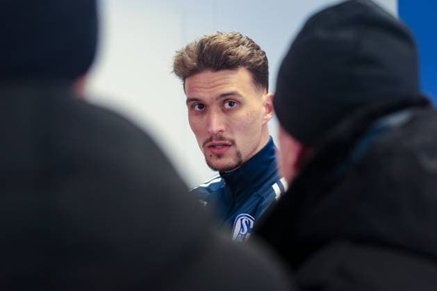 29.01.2026, Fussball, Saison 2025 2026, Training FC Schalke 04, Medienrunde mit Dejan Ljubicic (FC Schalke 04), Gelsenkirchen Trainingsgelände des S04 Hamburg Deutschland xRHR-FOTO DEx