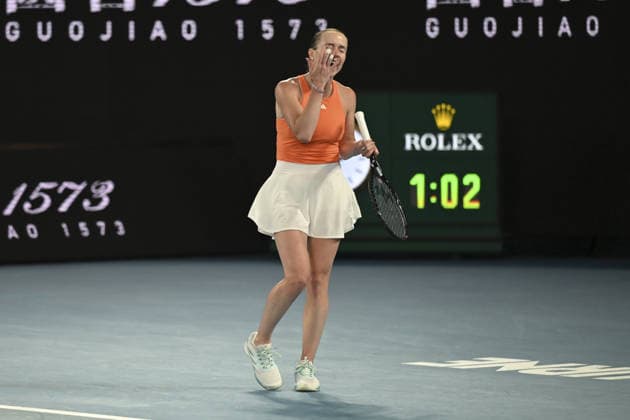 AUSTRALIAN OPEN 2026 MELBOURNE, AUSTRALIA - JANUARY 29: Elina Svitolina (UKR) reaction after missing a shot against Aryna Sabalenka (NOT SEEN) during the Semifinals match at the Australian Open grand slam tennis tournament at Melbourne Park in Melbourne, Australia on January 29, 2026 Mark Avellino Anadolu Melbourne Australia. Editorial use only. Please get in touch for any other usage.  Copyright: x2026xAnadoluxMarkxAvellinox