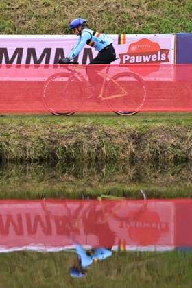 UCI World Championships 2026 Hulst - Media activities 29 01 2026 HULST, THE NETHERLANDS - JANUARY 29 : Illustration picture showing a belgian cyclocross rider on training during the official training session on the track of the 2026 UCI Cyclo-Cross World Championships on January 29, 2026 in Hulst, The Netherlands, 29 01 2026 Hulst The Netherlands  Copyright: xNicoxVereeckenx