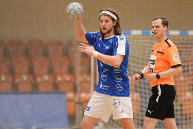 29.01.2026 Handball Herren 2025 2026 Testspiel Dessau-Roßlauer HV 06 - SC DHFK Leipzig Anhalt Arena Dessau Mika Schüler (Dessau, 23, blau) am Ball. Dessau-Roßlau Sachsen-Anhalt Deutschland