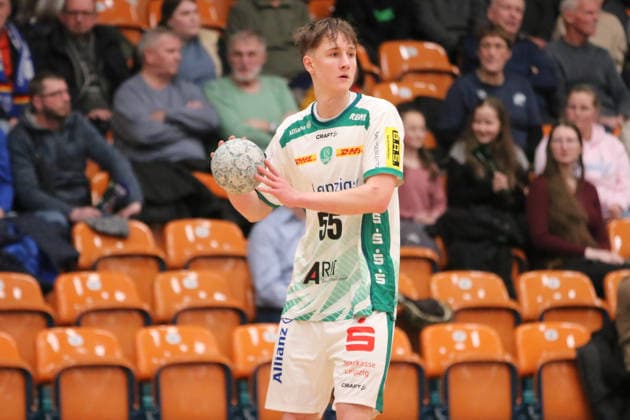 29.01.2026 Handball Herren 2025 2026 Testspiel Dessau-Roßlauer HV 06 - SC DHFK Leipzig Anhalt Arena Dessau Casper Gauer (Leipzig, 55, weiß) am Ball. Dessau-Roßlau Sachsen-Anhalt Deutschland