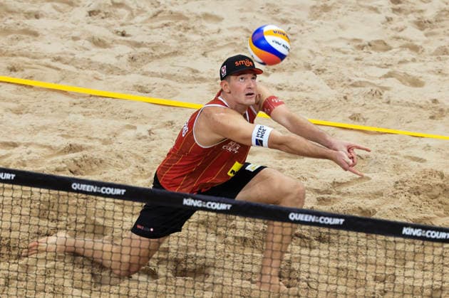 STOCKHOLM, SVERIGE 20260129 Österrikes Timo Hammarberg under finalen av beachvolleyboll-tävlingen Stockholm Beach 2026, en officiell deltävling i den internationella Queen & King of the Court-serien, i Avicii Arena i Stockholm. STOCKHOLM SVERIGE x60160x