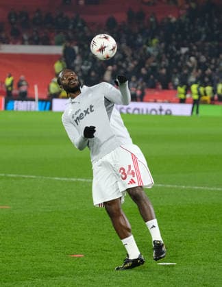 Ola Aina of Nottingham Forest during the pre-match warm-up during the UEFA Europa league football match between Nottingham Forest and Ferencvaros TC at the City Ground in Nottingham. Copyright: xPaulxBonser SportsxPressxPhotox Sportspressphoto_SPR86700