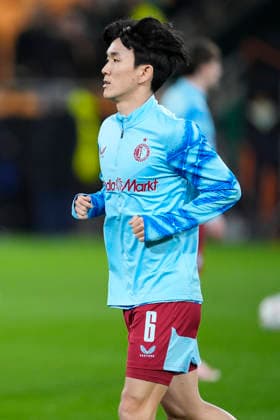 Fußball, EuroLeague, Real Betis Sevilla - Feyenoord Rotterdam #5 January 29, 2026, Sevilla, Sevilla, Spain: In-beom Hwang of Feyenoord warms up during the UEFA Europa League 2025 26 League Phase MD8 match between Real Betis Balompie and Feyenoord at La Cartuja stadium on January 29, 2026 in Seville, Spain. Sevilla Spain - ZUMAa181 20260129_zaa_a181_019 Copyright: xJoaquinxCorcherox