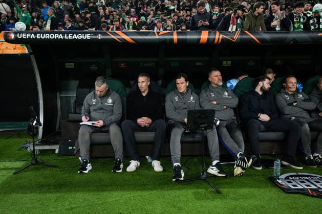 Fußball, EuroLeague, Real Betis Sevilla - Feyenoord Rotterdam UEFA Europa League: Real Betis v Feyenoord Sevilla - Feyenoord assistent-trainer Rene Hake, Feyenoord coach Robin van Persie, Feyenoord assistent-trainer Etienne Reijnen, Feyenoord assistent-trainer John de Wolf during the eighth match of the UEFA Europa League 2025 2026. The match is set between Real Betis Balompie and Feyenoord at Estadio La Cartuja on 29 January 2026 in Sevilla, Spain. Copyright: xYannickxVerhoevenx