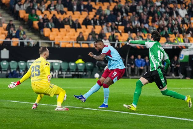 Fußball, EuroLeague, Real Betis Sevilla - Feyenoord Rotterdam UEFA Europa League: Real Betis v Feyenoord Sevilla - Cyle Larin of Feyenoord during the eighth match of the UEFA Europa League 2025 2026. The match is set between Real Betis Balompie and Feyenoord at Estadio La Cartuja on 29 January 2026 in Sevilla, Spain. Copyright: xYannickxVerhoevenx