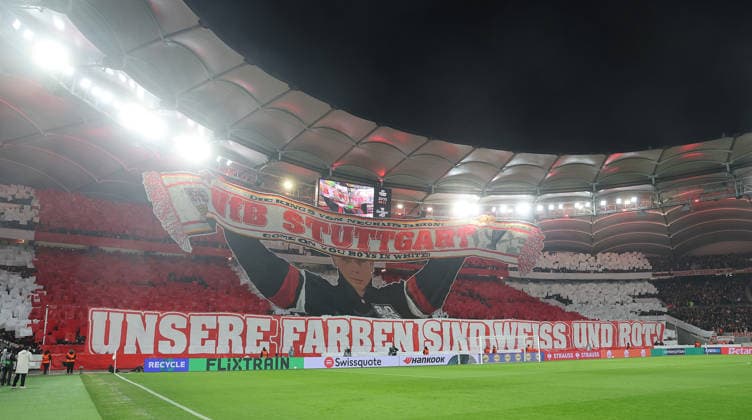 Stuttgart, Fußball Europa League , VfB Stuttgart vs. BSC Young Boys Bern , Choreographie der Stuttgarter Fans