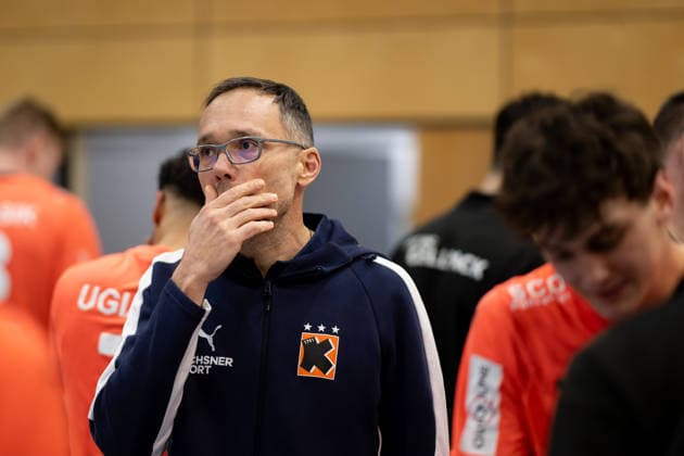 Hrvoje Horvat, (Kadetten Schaffhausen, Trainer, Coach) steht vor Schwierigkeiten, HBW Balingen Weilstetten vs. Kadetten Schaffhausen, Handball, Testspiel, Saison 2025 2026, 29.01.26 Eibner-Pressefoto Andreas Ulmer HBW Balingen Weilstetten vs. Kadetten Schaffhausen, Handball, Testspiel, Saison 2025 2026, 29.01.26 Dotternhausen Copyright: xEibner-Pressefoto AndreasxUlmerx EP_AUR