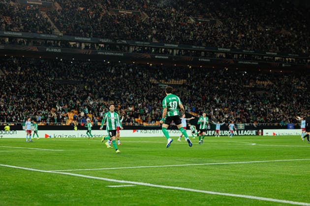 Fußball, EuroLeague, Real Betis Sevilla - Feyenoord Rotterdam #5 Chimy Avila and Ez Abde seen celebrating after goal during UEFA Europa League game between teams of Real Betis Balompie and Feyenoord Rotterdam (Maciej Rogowski Ball Raw Images) Sevilla Estadio La Cartuja Spain Copyright: xMaciejxRogowskix maciejrogowski_betis_feyenoord_2526-02