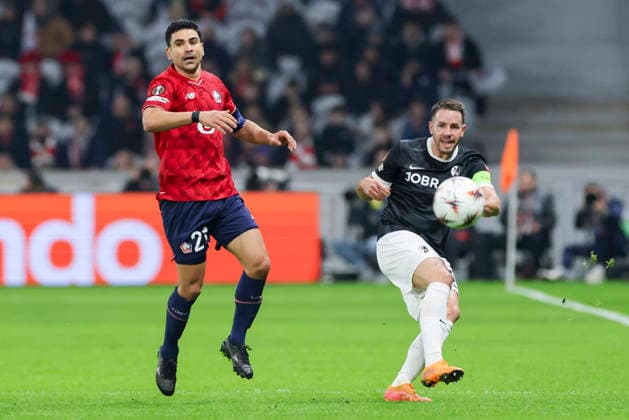 Benjamin Andre (OSC Lille) und Christian Guenter (SC Freiburg) kaempfen um den Ball, UEFA Europa League 2025 26 League Phase MD8, LOSC Lille v SC Freiburg, Stade Pierre Mauroy am 29. January 2026 in Lille, Frankreich. (Foto von Marco Steinbrenner DeFodi Images) Benjamin Andre (OSC Lille) und Christian Guenter (SC Freiburg) battle for the ball, UEFA Europa League 2025 26 League Phase MD8, LOSC Lille v SC Freiburg, Stade Pierre Mauroy, January 29, 2026 in Lille, France. (Photo by Marco Steinbrenner DeFodi Images) -