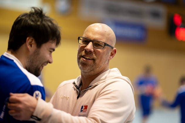 Axel Kromer, (HBW Balingen Weilstetten, Geschaeftsfuehrer), rechts mit Benedek Nagy, (HBW Balingen Weilstetten, 32), HBW Balingen Weilstetten vs. Kadetten Schaffhausen, Handball, Testspiel, Saison 2025 2026, 29.01.26 Eibner-Pressefoto Andreas Ulmer HBW Balingen Weilstetten vs. Kadetten Schaffhausen, Handball, Testspiel, Saison 2025 2026, 29.01.26 Dotternhausen Copyright: xEibner-Pressefoto AndreasxUlmerx EP_AUR