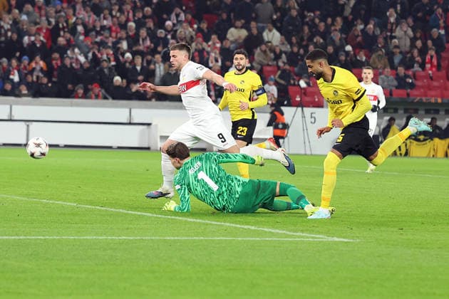 29.01.2026, xrekx, Fussball UEFA Europa League, VfB Stuttgart - Young Boys Bern v.l. Torschuss zum 2:0 durch Ermedin Demirovic (VfB Stuttgart) (DFL DFB REGULATIONS PROHIBIT ANY USE OF PHOTOGRAPHS as IMAGE SEQUENCES and or QUASI-VIDEO) Stuttgart
