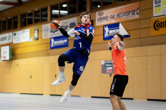 Elias Huber (HBW Balingen Weilstetten, 07) beim Wurf, HBW Balingen Weilstetten vs. Kadetten Schaffhausen, Handball, Testspiel, Saison 2025 2026, 29.01.26 Eibner-Pressefoto Andreas Ulmer HBW Balingen Weilstetten vs. Kadetten Schaffhausen, Handball, Testspiel, Saison 2025 2026, 29.01.26 Dotternhausen Copyright: xEibner-Pressefoto AndreasxUlmerx EP_AUR