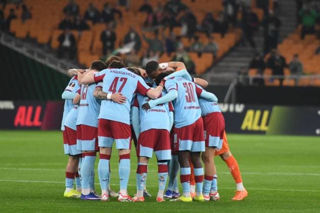 Fußball, EuroLeague, Real Betis Sevilla - Feyenoord Rotterdam #2 SEVILLA, 29-01-2026, Stadium La Cartuja, UEFA Football season 2025 2026, Europa League match between Betis Sevilla and Feyenoord. Pictures shows Feyenoord huddle Betis Sevilla - Feyenoord  x201171226x Copyright: