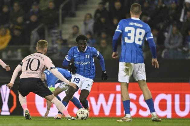 Malmo s Anders Christiansen and Genk s Yaimar Medina fight for the ball a soccer game between Belgian soccer team KRC Genk and Swedish team Malmo FF, in Genk, on Thursday 29 January 2026, on day eight of the League phase of the UEFA Europa League tournament. JOHAN EYCKENS JohanxEyckens  x159640513x