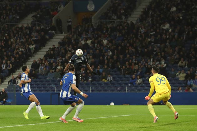 Djeidi Gassama of Rangers scores past Diego Costa of FC Porto during the UEFA Europa League league phase match at Estadio do Dragao, Porto. Porto v Rangers - UEFA Europa League - Estadio do Dragao, Lanarkshire, Portugal - 29 Jan 2026Porto Estadio do Dragao Lanarkshire Portugal EDITORIAL USE ONLY  Copyright: xRangersxFC Shutterstockx 16488283bb