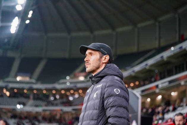 Fussball UEFA Europa League 2025 26, 8. Spieltag - OSC Lille vs SC Freiburg - Stade Pierre Mauroy (Lille, Frankreich): Julian Schuster (SC Freiburg, Trainer) Copyright: xJOERANxSTEINSIEKx