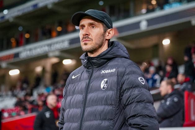 Fussball UEFA Europa League 2025 26, 8. Spieltag - OSC Lille vs SC Freiburg - Stade Pierre Mauroy (Lille, Frankreich): Julian Schuster (SC Freiburg, Trainer) Copyright: xJOERANxSTEINSIEKx