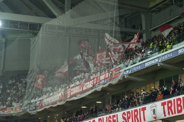Fans und Ultras im Gästeblock , Frankreich, Fussball, UEFA Europa League, 8.Spieltag, Ligaphase, 2025 2026, OSC Lille vs. SC Freiburg, 29.01.2026, Stade Pierre-Mauroy, Lille, Frankreich Lille Stade Pierre-Mauroy DÃ partements Nord, Hauts-de-Fra Frankreich Copyright: xArnexAmbergx