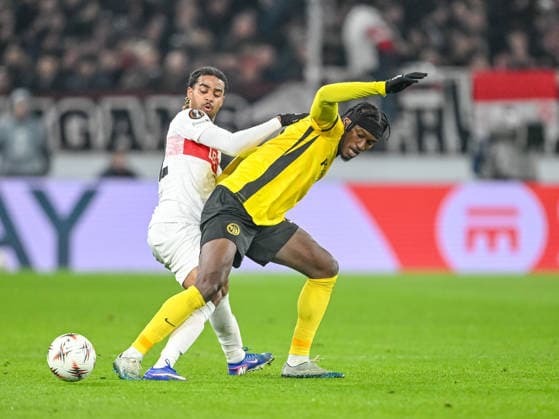 Lorenz Assignon (VfB Stuttgart) und Joel Monteiro (BSC Young Boys) battle for the ball during the UEFA Europa League 2025 26 League Phase MD8 match between VfB Stuttgart and BSC Young Boys at Stuttgart Arena on January 29, 2026 in Stuttgart, Germany. (Photo by Harry Langer DeFodi Images) -