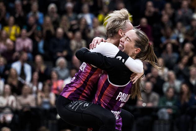 260129 Norges Sunniva Helland-Hansen och Nina Pavlova jublar efter Stockholm Beach 2026 den 29 januari 2026 i Stockholm. Copyright: EMMAxWALLSKOG BB260129EW050