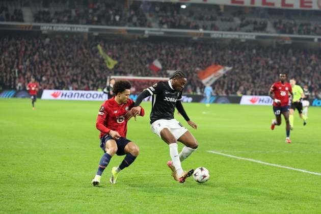 Football Lille LOSC - Fribourg PHOTOPQR VOIX DU NORD FLORENT MOREAU ; 29 01 2026 ; Villeneuve d Ascq, le 29 01 2026. Football, Europa League. Le Losc affronte le SC Fribourg au stade Mauroy. PHOTO FLORENT MOREAU LA VOIX DU NORD UEFA Europa League - League phase, Matchday 8 - football match between LOSC Lille and SC Freiburg at the Pierre Mauroy Stadium in Villeneuve d Ascq, northern France, on January 29, 2026. NORD France  Copyright: xPHOTOPQR VOIXxDUxNORD MAXPPPxFLORENTxMOREAUx 20260129VDN5180 20260129VDN5180