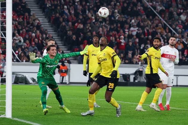 Marvin Keller 1 (BSC Young Boys Bern) und Chris Bedia 29 (BSC Young Boys Bern) in Aktion, VfB Stuttgart vs. BSC Young Boys Bern, Fussball, Maenner, UEFA Europa League, Saison 2025 2026, 8. Spieltag, 29.01.2026 DFB regulations prohibit any use of photographs as image sequences and or quasi-video Stuttgart Baden-Wuerttemberg Deutschland