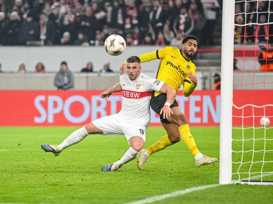 Ermedin DemiroviÄ‡ (VfB Stuttgart) und Daidy Janko (BSC Young Boys) battle for the ball during the UEFA Europa League 2025 26 League Phase MD8 match between VfB Stuttgart and BSC Young Boys at Stuttgart Arena on January 29, 2026 in Stuttgart, Germany. (Photo by Harry Langer DeFodi Images) -