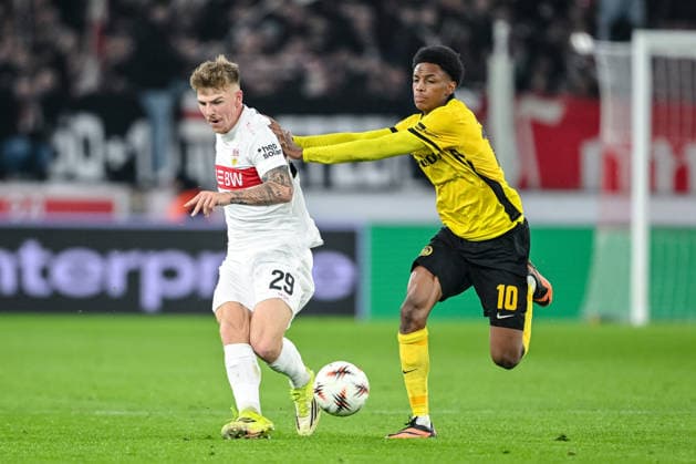 Finn Jeltsch (VfB Stuttgart) und Alvyn Sanches (BSC Young Boys) battle for the ball during the UEFA Europa League 2025 26 League Phase MD8 match between VfB Stuttgart and BSC Young Boys at Stuttgart Arena on January 29, 2026 in Stuttgart, Germany. (Photo by Harry Langer DeFodi Images) -