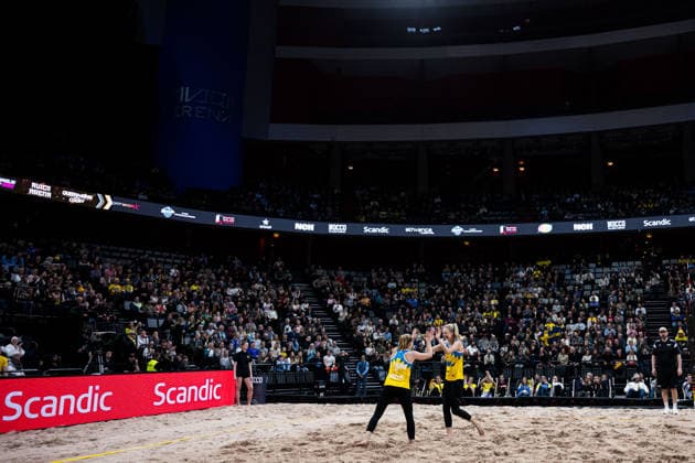 260129 Sveriges Tina Thurin och Isabelle Reffel jublar under Stockholm Beach 2026 den 29 januari 2026 i Stockholm. Copyright: EMMAxWALLSKOG BB260129EW074