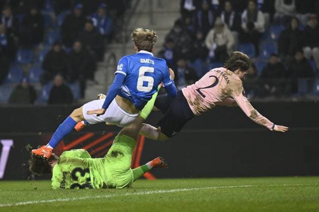 Genk s Matte Smets, Malmo s goalkeeper Melker Ellborg and Malmo s Johan Karlsson fight for the ball during a soccer game between Belgian soccer team KRC Genk and Swedish team Malmo FF, in Genk, on Thursday 29 January 2026, on day eight of the League phase of the UEFA Europa League tournament. JOHAN EYCKENS JohanxEyckens  x159645015x